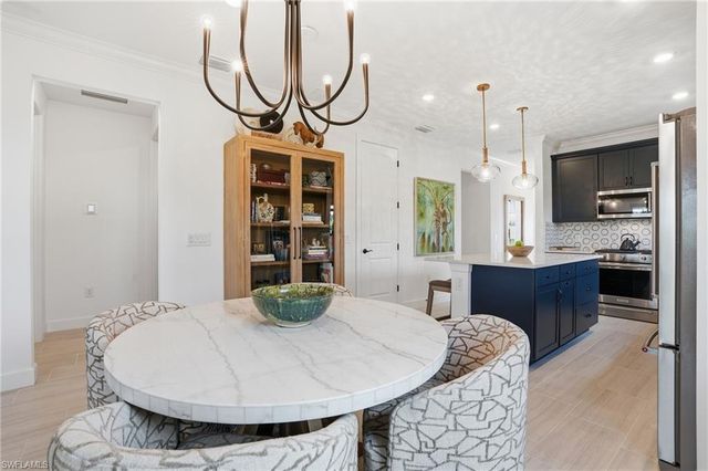 1955 Sierra CT, Naples, FL 34120