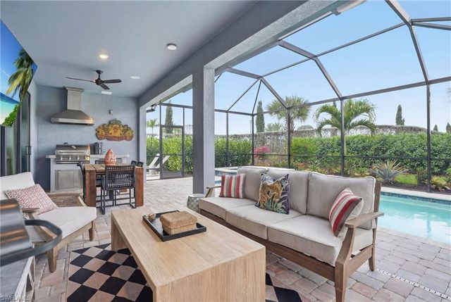 1955 Sierra CT, Naples, FL 34120