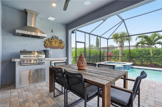 1955 Sierra CT, Naples, FL 34120