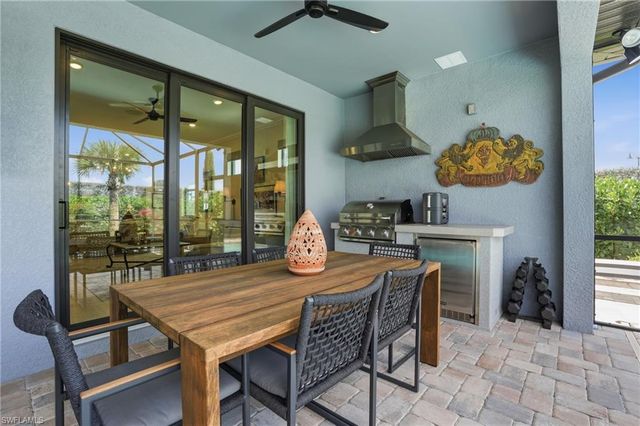 1955 Sierra CT, Naples, FL 34120