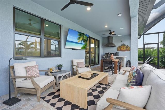 1955 Sierra CT, Naples, FL 34120