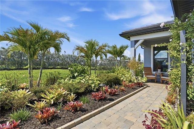 1955 Sierra CT, Naples, FL 34120