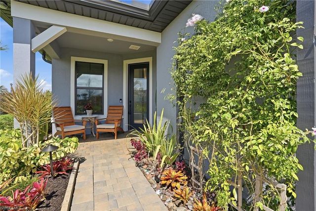 1955 Sierra CT, Naples, FL 34120