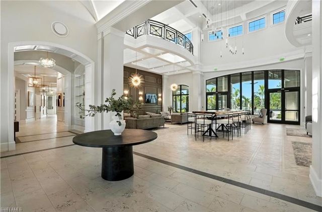 1955 Sierra CT, Naples, FL 34120