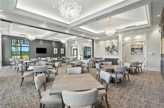 1955 Sierra CT, Naples, FL 34120