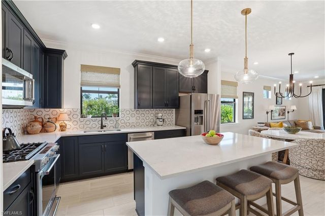 1955 Sierra CT, Naples, FL 34120