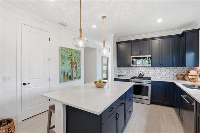 1955 Sierra CT, Naples, FL 34120