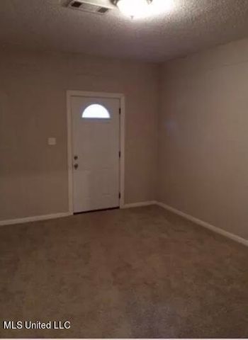 126 Mccluer Road, Jackson, MS 39212