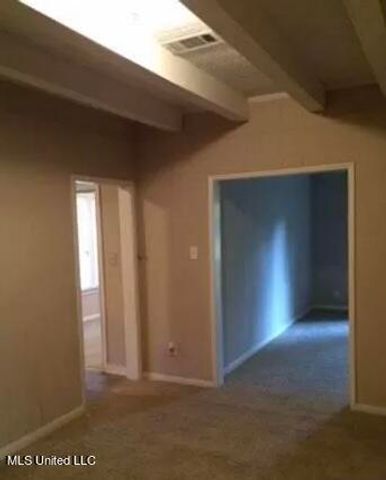 126 Mccluer Road, Jackson, MS 39212