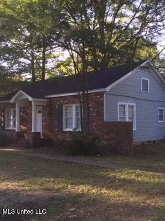 126 Mccluer Road, Jackson, MS 39212