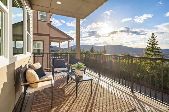 1335 Westridge Way NE, Issaquah, WA 98029