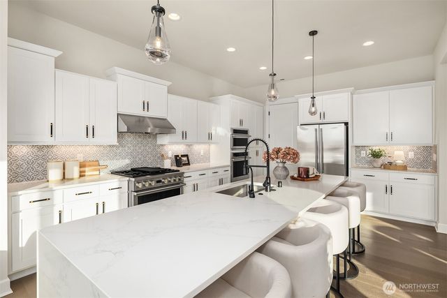 1335 Westridge Way NE, Issaquah, WA 98029