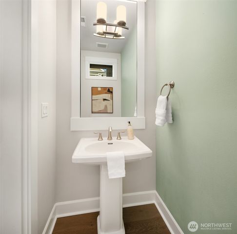 1335 Westridge Way NE, Issaquah, WA 98029