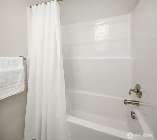 1335 Westridge Way NE, Issaquah, WA 98029