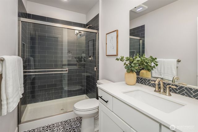 1335 Westridge Way NE, Issaquah, WA 98029