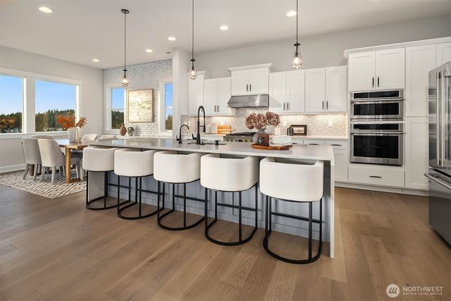 1335 Westridge Way NE, Issaquah, WA 98029