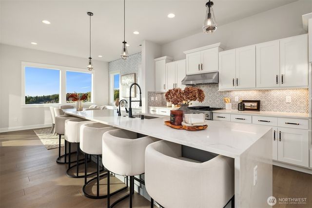 1335 Westridge Way NE, Issaquah, WA 98029