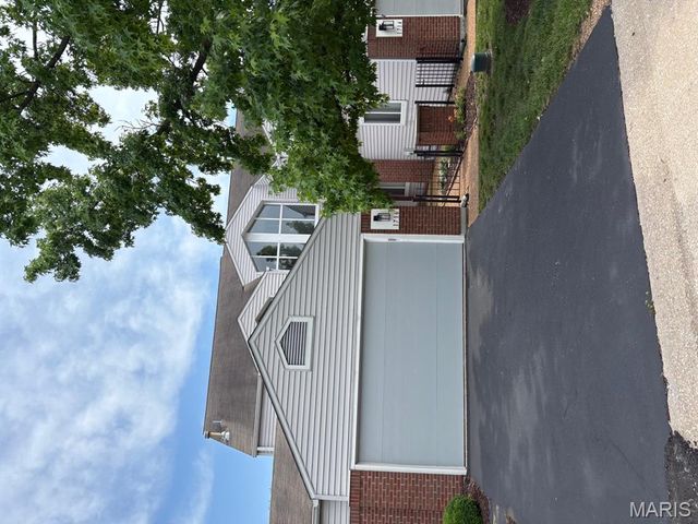 1716 Highview Circle Court, Ballwin, MO 63021