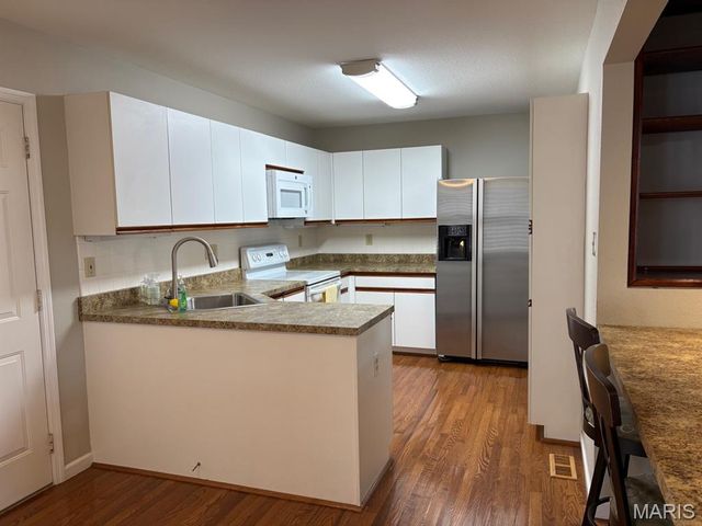 1716 Highview Circle Court, Ballwin, MO 63021