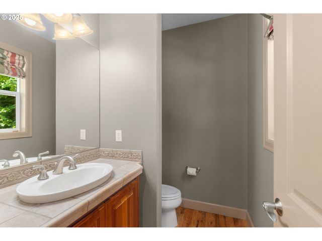 10027 Nw SKYLINE HEIGHTS Dr, Portland, OR 97229
