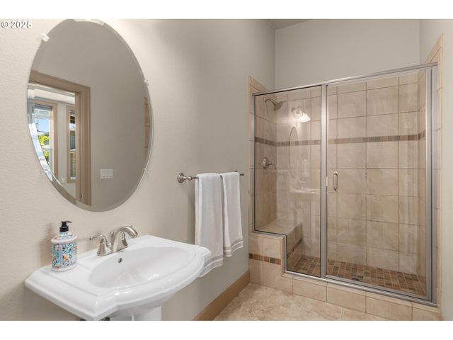 10027 Nw SKYLINE HEIGHTS Dr, Portland, OR 97229