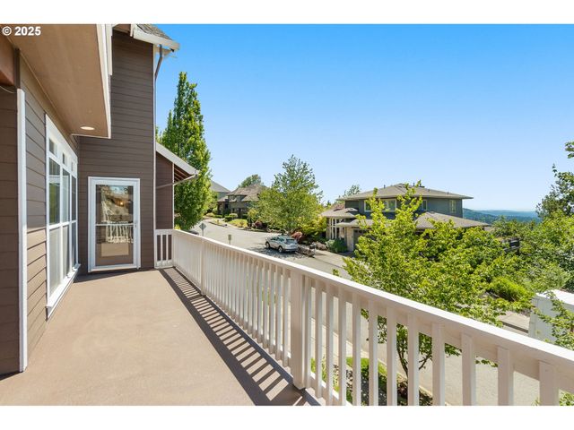 10027 Nw SKYLINE HEIGHTS Dr, Portland, OR 97229