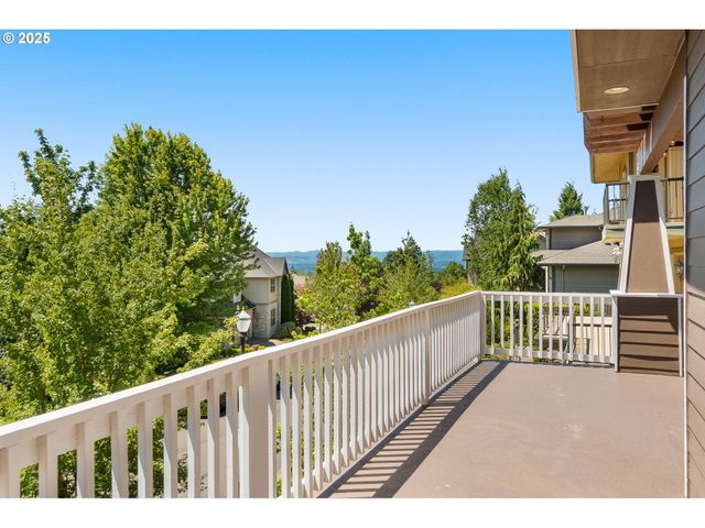 10027 Nw SKYLINE HEIGHTS Dr, Portland, OR 97229