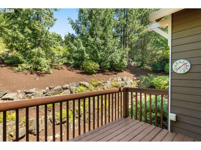 10027 Nw SKYLINE HEIGHTS Dr, Portland, OR 97229