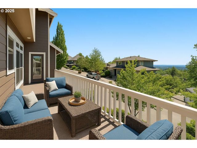 10027 Nw SKYLINE HEIGHTS Dr, Portland, OR 97229