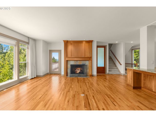 10027 Nw SKYLINE HEIGHTS Dr, Portland, OR 97229