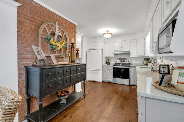 729 Rabbit Trail Rd, Five Points, TN 38457