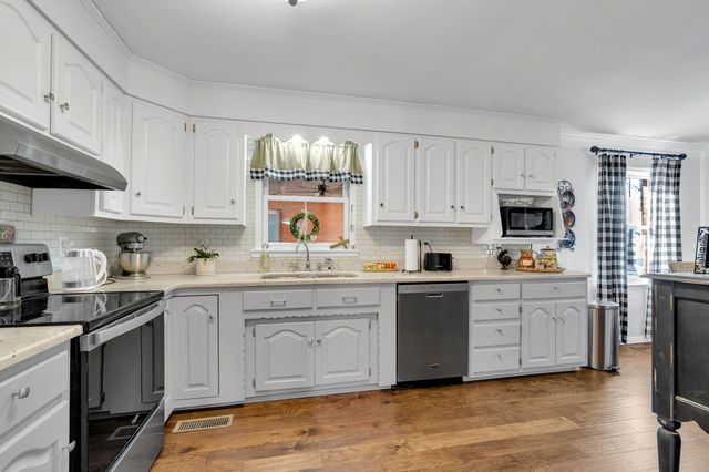 729 Rabbit Trail Rd, Five Points, TN 38457