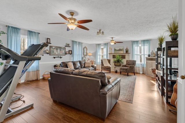 729 Rabbit Trail Rd, Five Points, TN 38457