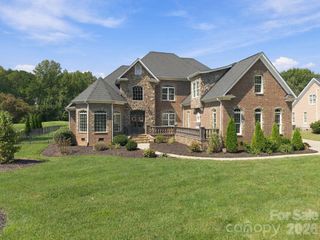 6671 Fox Ridge Circle, Davidson, NC 28036