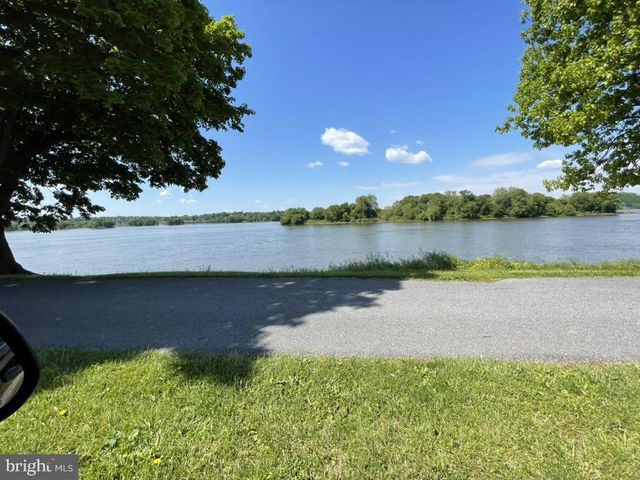 2114 GREEN ST, Harrisburg, PA 17110
