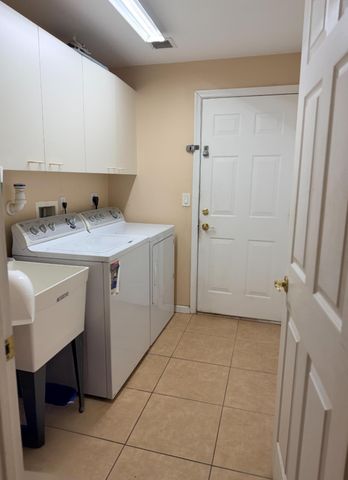 2236 Ridgewood Circle, Royal Palm Beach, FL 33411