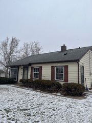 72 Oklahoma Ave SW, Cedar Rapids, IA 52404