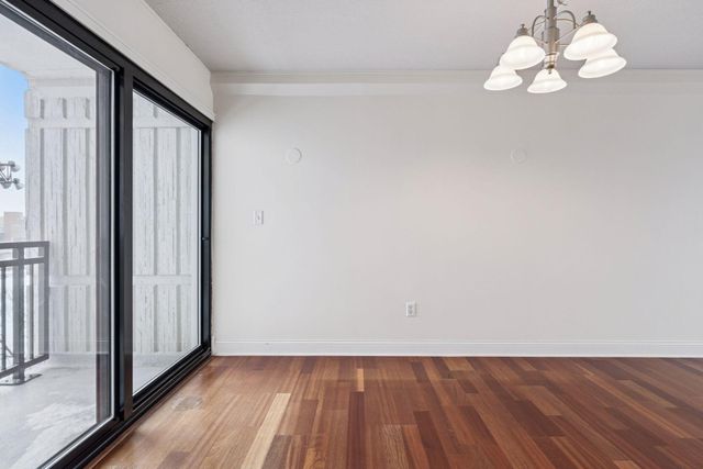 1920 S 1st Street 404, Minneapolis, MN 55454