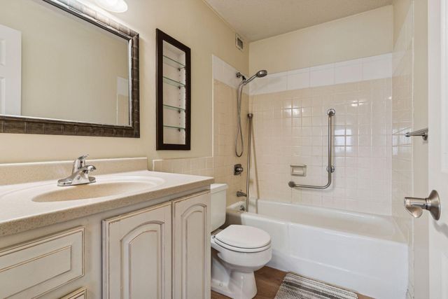 1920 S 1st Street 404, Minneapolis, MN 55454