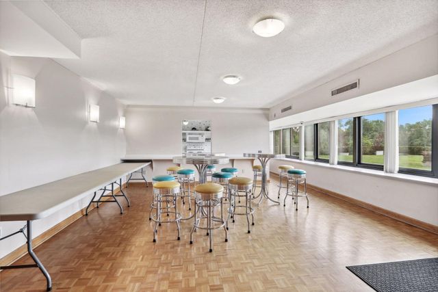 1920 S 1st Street 404, Minneapolis, MN 55454