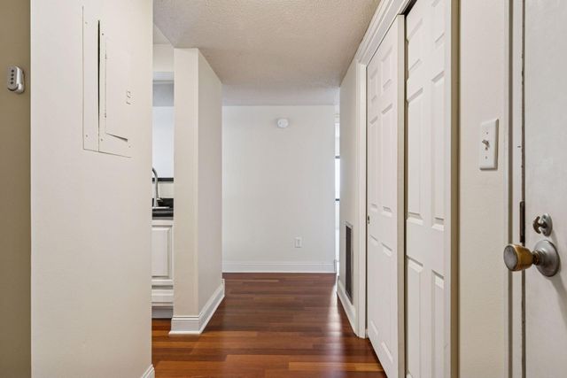 1920 S 1st Street 404, Minneapolis, MN 55454