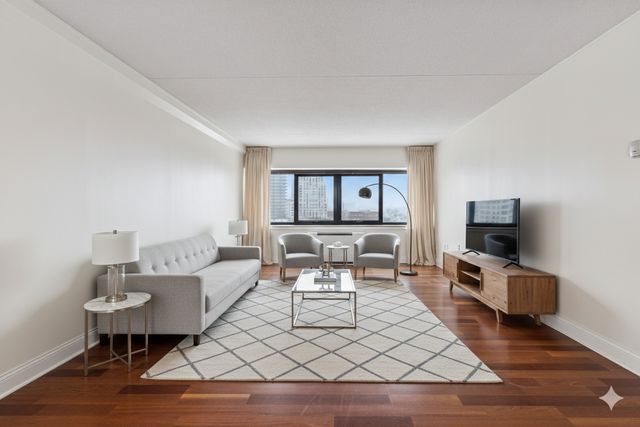 1920 S 1st Street 404, Minneapolis, MN 55454