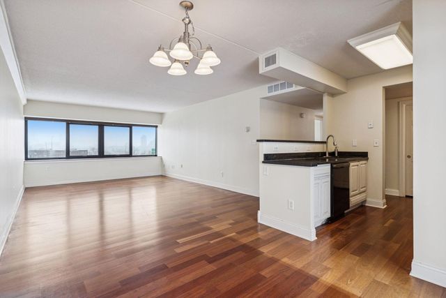 1920 S 1st Street 404, Minneapolis, MN 55454