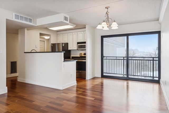 1920 S 1st Street 404, Minneapolis, MN 55454