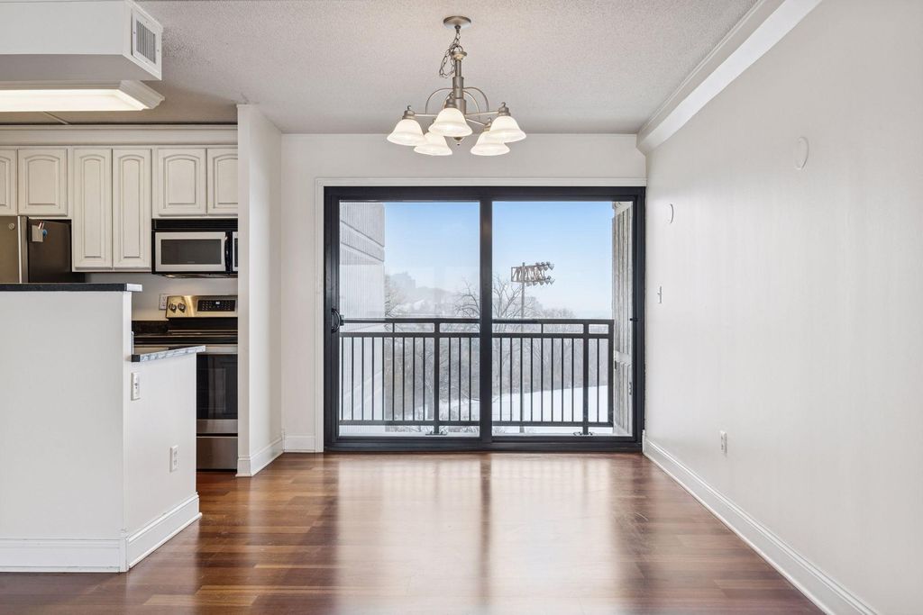 1920 S 1st Street 404, Minneapolis, MN 55454