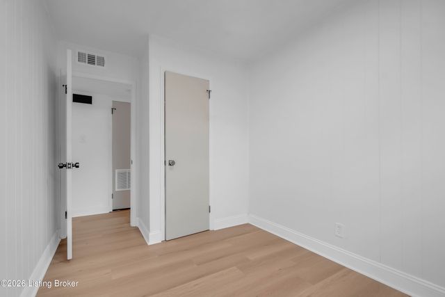 7108 Nathan Hale Way, Louisville, KY 40272