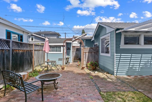 620 Sunset Drive, Capitola, CA 95010