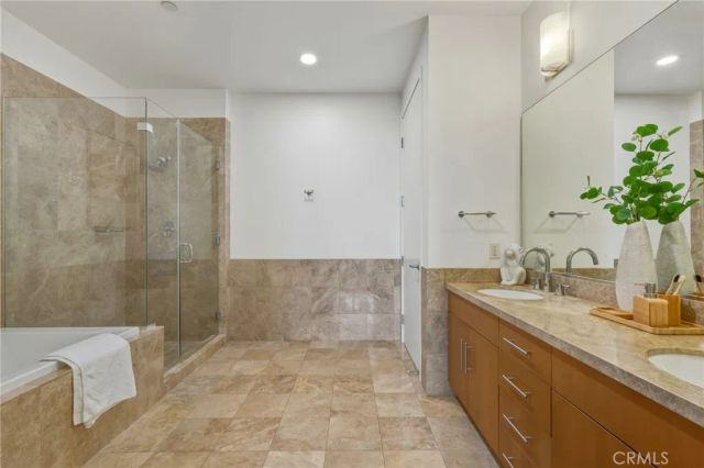 3223 W 6th Street 1006, Los Angeles, CA 90020