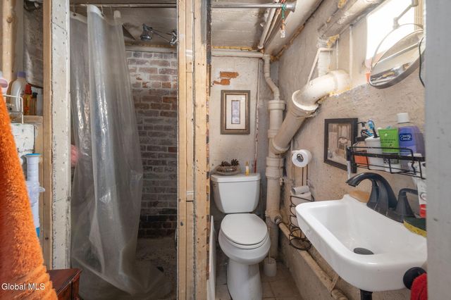 128 Hamilton Street, Albany, NY 12207