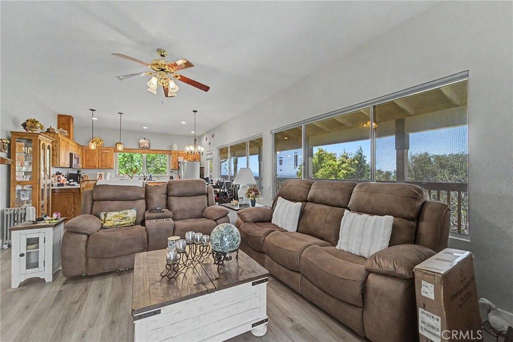 Image 2 of property listing at 106 Peak View, Oroville, CA 95966